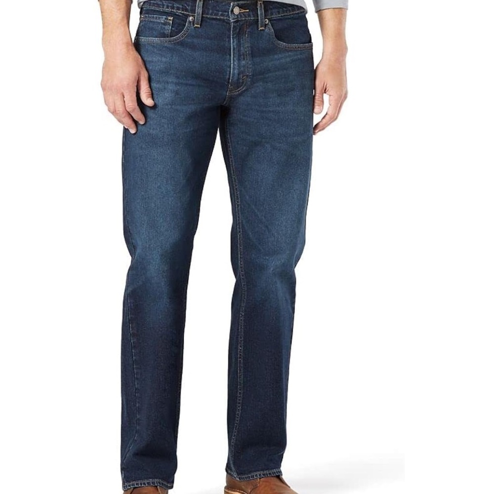 Levi’s Signature Relaxed Straight Jean